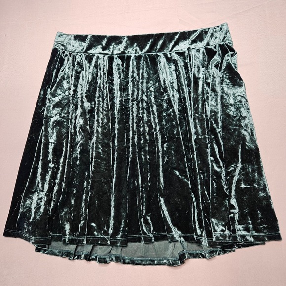 torrid Dresses & Skirts - Torrid Velvet Skater Skirt Womens 2 Dark Green Crushed Mini Pleated 15881706